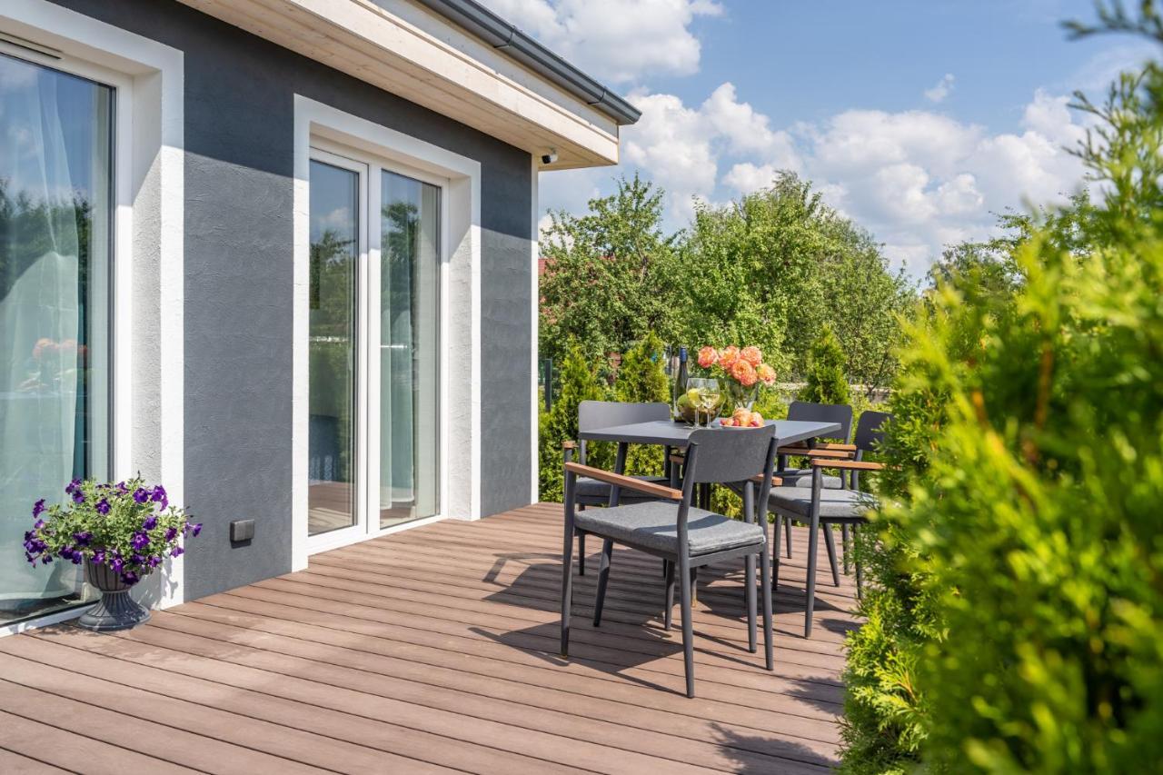 فيلا Family Garden House With Free Private Parking & Playground ريغا المظهر الخارجي الصورة