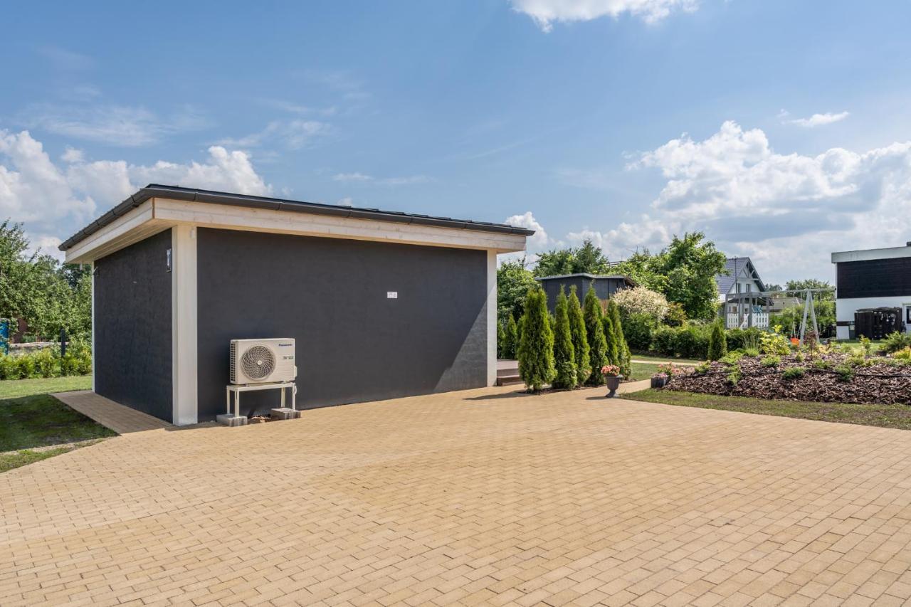 فيلا Family Garden House With Free Private Parking & Playground ريغا المظهر الخارجي الصورة