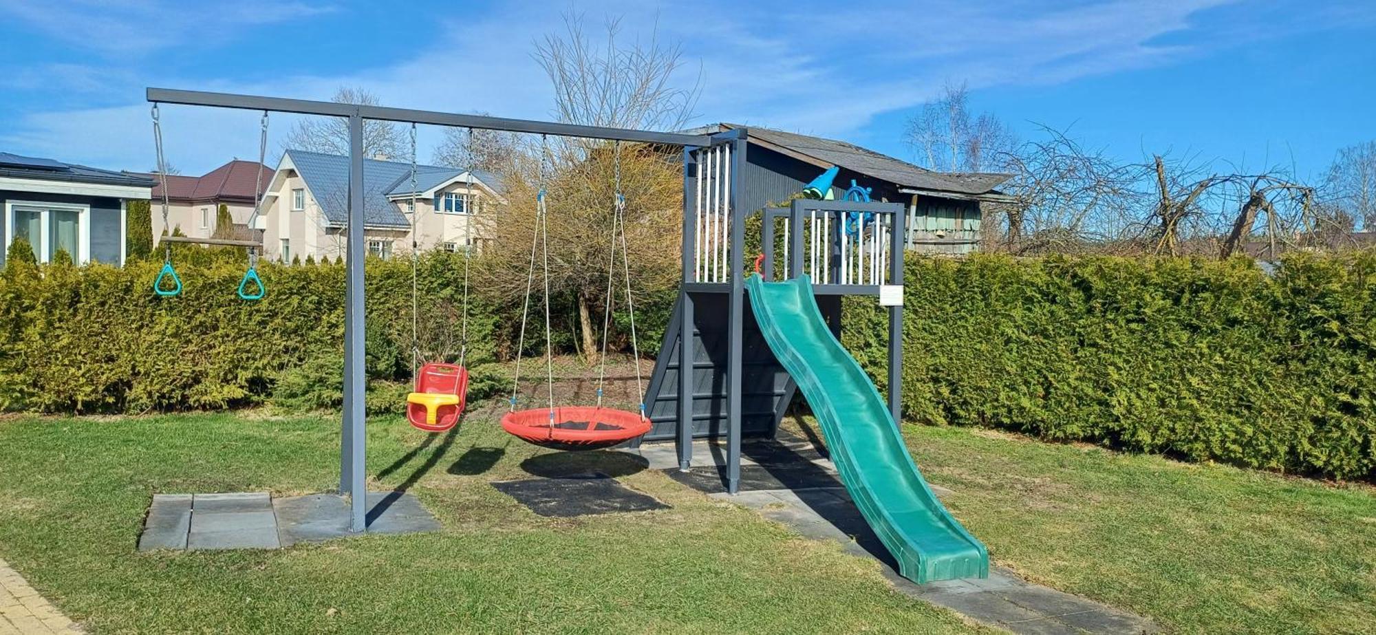 فيلا Family Garden House With Free Private Parking & Playground ريغا المظهر الخارجي الصورة